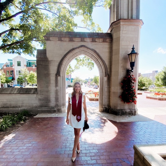 Meet your Posher - Picture 2 of 3